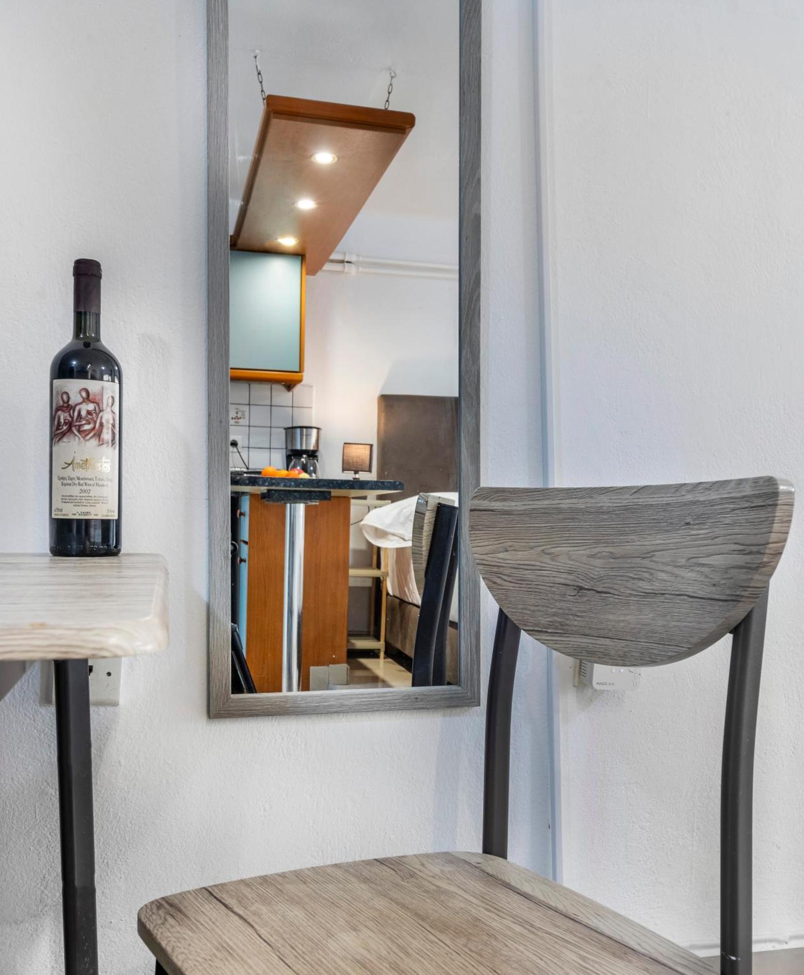 Apartment In Downtown *